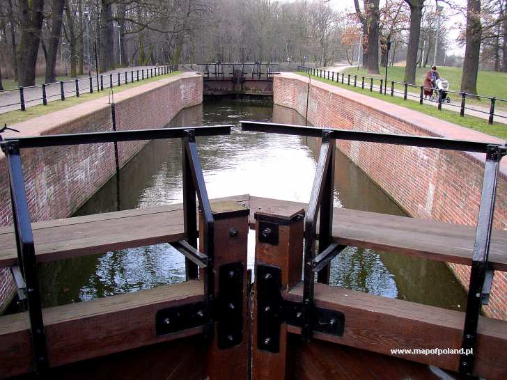 An old Bydgoszcz Canal V sluice - Bydgoszcz
