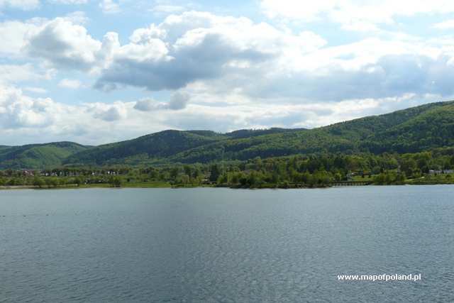 Beautiful views of the mountains and lake in Bielawa - Bielawa