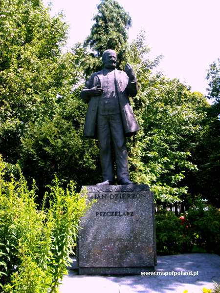 Jan Dzierzon Monument in Kluczbork - Photo 6/42